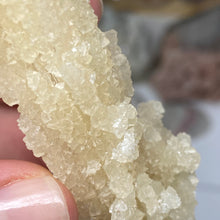 Bild in Galerie-Viewer laden, Scolecite with Calcite Specimen #10