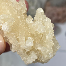 Bild in Galerie-Viewer laden, Scolecite with Calcite Specimen #10