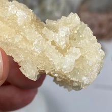 Bild in Galerie-Viewer laden, Scolecite with Calcite Specimen #10