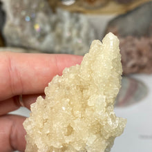 Bild in Galerie-Viewer laden, Scolecite with Calcite Specimen #11