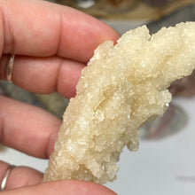 Bild in Galerie-Viewer laden, Scolecite with Calcite Specimen #11