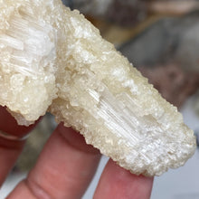 Bild in Galerie-Viewer laden, Scolecite with Calcite Specimen #11