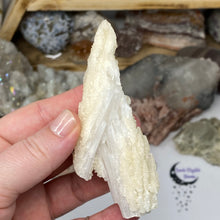 Bild in Galerie-Viewer laden, Scolecite with Calcite Specimen #12