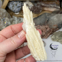 Bild in Galerie-Viewer laden, Scolecite with Calcite Specimen #12