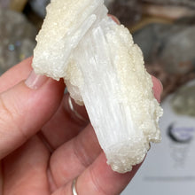 Bild in Galerie-Viewer laden, Scolecite with Calcite Specimen #12