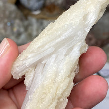 Bild in Galerie-Viewer laden, Scolecite with Calcite Specimen #12