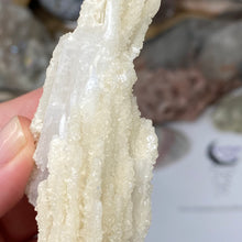 Bild in Galerie-Viewer laden, Scolecite with Calcite Specimen #12