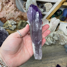 将图像加载到图库查看器中,Royal Amethyst Extra Quality X-Large Point from Bahia, Brazil #01