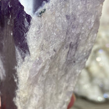 将图像加载到图库查看器中,Royal Amethyst Extra Quality X-Large Point from Bahia, Brazil #01