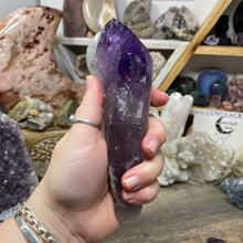 将图像加载到图库查看器中,Royal Amethyst Extra Quality X-Large Point from Bahia, Brazil #01