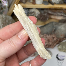 Chargez l'image dans la visionneuse de la galerie, Scolecite with Calcite Specimen #01