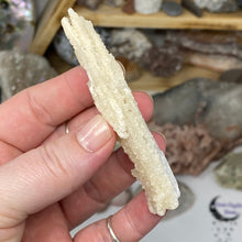 Chargez l'image dans la visionneuse de la galerie, Scolecite with Calcite Specimen #01