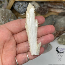 Chargez l'image dans la visionneuse de la galerie, Scolecite with Calcite Specimen #01