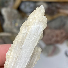 Chargez l'image dans la visionneuse de la galerie, Scolecite with Calcite Specimen #01