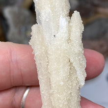 Chargez l'image dans la visionneuse de la galerie, Scolecite with Calcite Specimen #01