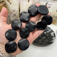Load image into Gallery viewer, Black Onyx Matte Waved Circle A Grade Beads