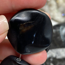 Load image into Gallery viewer, Black Onyx Matte Waved Circle A Grade Beads
