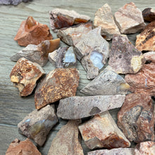 Bild in Galerie-Viewer laden, Rough Mexican Fire Opal in Matrix - Under 20g