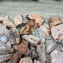 Bild in Galerie-Viewer laden, Rough Mexican Fire Opal in Matrix - Under 20g