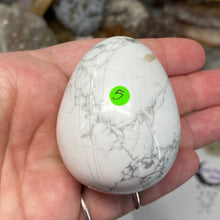 Bild in Galerie-Viewer laden, Howlite Egg #05