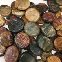 Bild in Galerie-Viewer laden, Cherry Creek Jasper 1" Coin Size Pocket Stone
