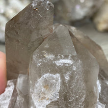 Cargar imagen en el visor de la galería, Rutilated Smoky Quartz Cluster Parcel Set