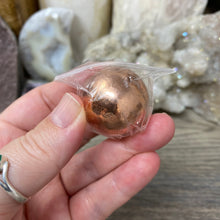 Bild in Galerie-Viewer laden, Copper 30mm Spheres