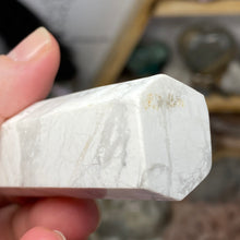 将图像加载到图库查看器中,Howlite Tower #25