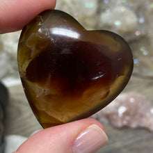 Bild in Galerie-Viewer laden, Amber Puffy Heart Palm Stone #07 *Shimmer