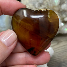 Bild in Galerie-Viewer laden, Amber Puffy Heart Palm Stone #09