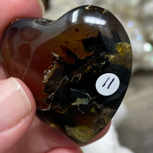 Bild in Galerie-Viewer laden, Amber Puffy Heart Palm Stone #11