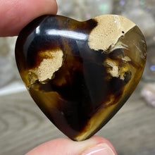 Bild in Galerie-Viewer laden, Amber Puffy Heart Palm Stone #12