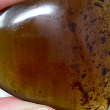 Bild in Galerie-Viewer laden, Amber Puffy Heart Palm Stone #13