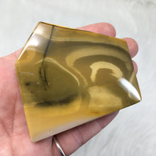 Carica l'immagine nel visualizzatore di Gallery, Mookaite Polished Slab #09