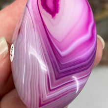 Chargez l'image dans la visionneuse de la galerie, Pink Banded Agate Palm Stone #02