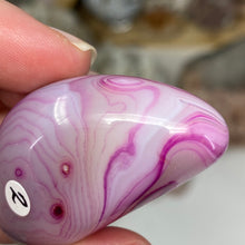 Chargez l'image dans la visionneuse de la galerie, Pink Banded Agate Palm Stone #02