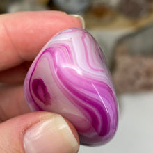 Chargez l'image dans la visionneuse de la galerie, Pink Banded Agate Palm Stone #02