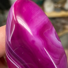 将图像加载到图库查看器中,Pink Banded Agate Palm Stone #04