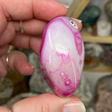 Chargez l'image dans la visionneuse de la galerie, Pink Banded Agate Palm Stone #05