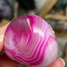 Chargez l'image dans la visionneuse de la galerie, Pink Banded Agate Palm Stone #05