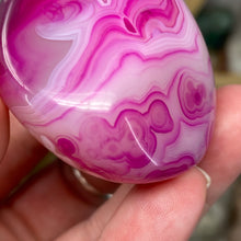 Chargez l'image dans la visionneuse de la galerie, Pink Banded Agate Palm Stone #05