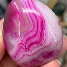Chargez l'image dans la visionneuse de la galerie, Pink Banded Agate Palm Stone #05