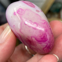 Chargez l'image dans la visionneuse de la galerie, Pink Banded Agate Palm Stone #05