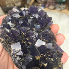 Chargez l'image dans la visionneuse de la galerie, Fluorite Cube Specimen #8