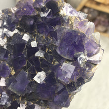 Chargez l'image dans la visionneuse de la galerie, Fluorite Cube Specimen #8