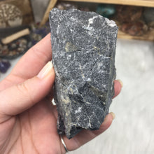 Chargez l'image dans la visionneuse de la galerie, Fluorite Cube Specimen #7