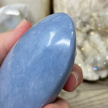 将图像加载到图库查看器中,Angelite Palm Stone #15