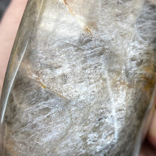 Bild in Galerie-Viewer laden, Black Moonstone Large Freeform #01