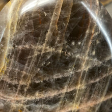 Bild in Galerie-Viewer laden, Black Moonstone Large Freeform #01