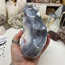 Bild in Galerie-Viewer laden, Orca Agate Stone Flame ~ 5.77" x 4.40" x 3.55"